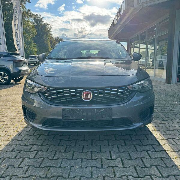 Fiat Tipo 5-Türer Easy 1.4 16V Paket Navi 70 kW (95 PS), .. .